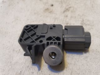 bontott RENAULT CLIO IV Központi Ütközés Érzékelő