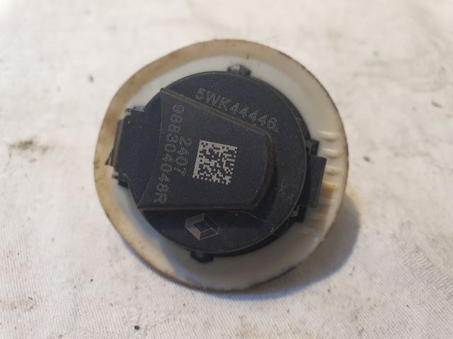 bontott RENAULT CLIO IV Központi Ütközés Érzékelő