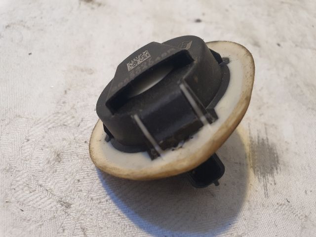 bontott RENAULT CLIO IV Központi Ütközés Érzékelő