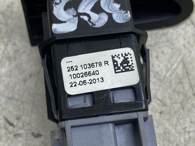 bontott RENAULT CLIO IV Központizár Kapcsoló