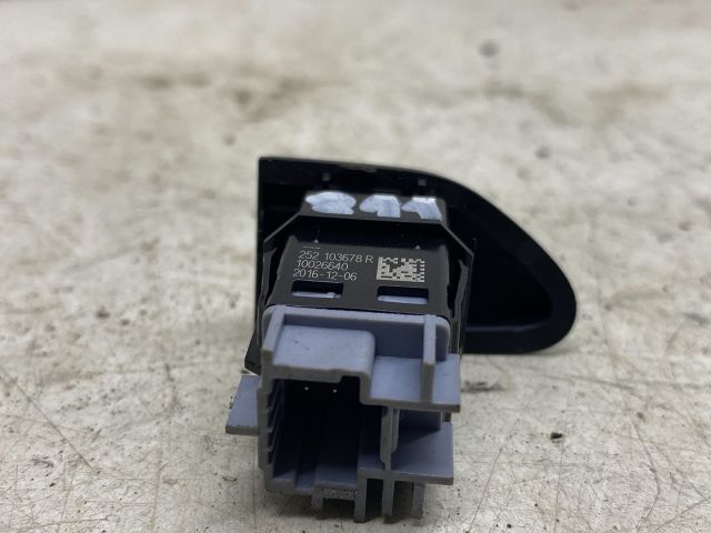 bontott RENAULT CLIO IV Központizár Kapcsoló