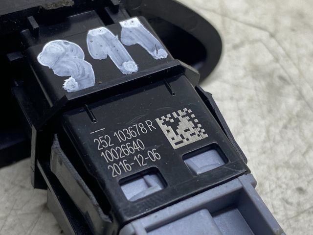 bontott RENAULT CLIO IV Központizár Kapcsoló