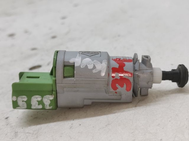 bontott RENAULT CLIO IV Kuplung Pedál Kapcsoló