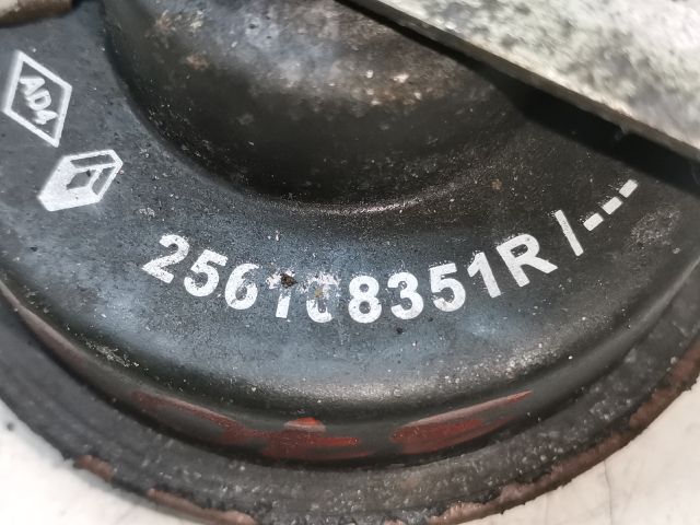 bontott RENAULT CLIO IV Kürt