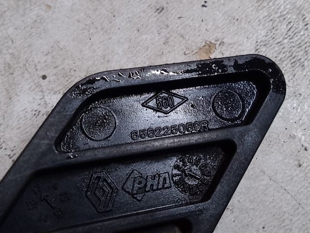 bontott RENAULT CLIO IV Motorháztető Biztonsági Kampó