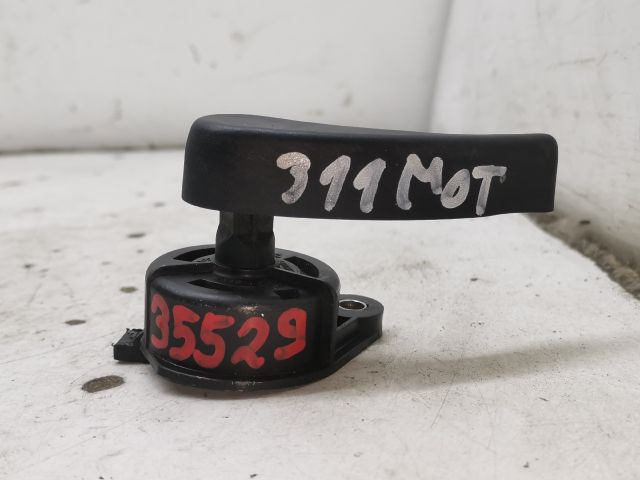 bontott RENAULT CLIO IV Motorháztető Nyitó Kar / Gomb