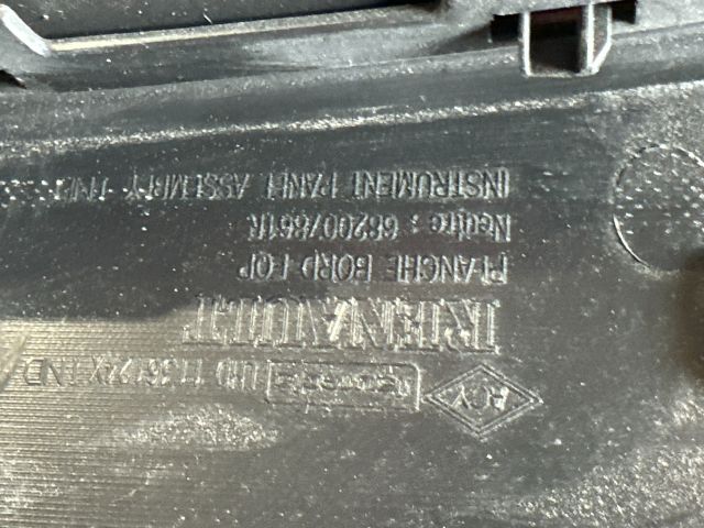 bontott RENAULT CLIO IV Műszerfal Héj