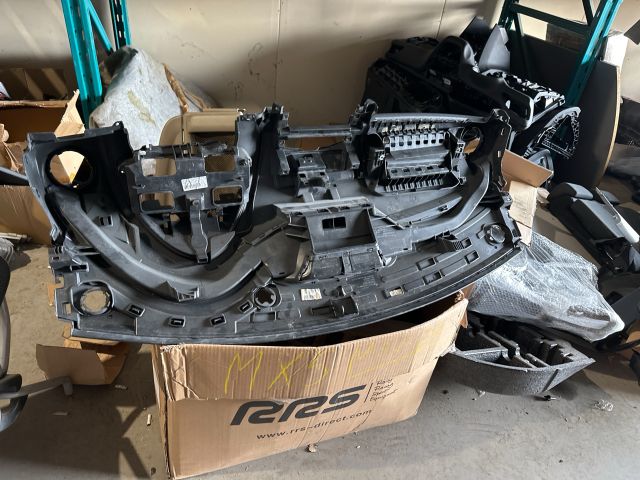 bontott RENAULT CLIO IV Műszerfal Héj