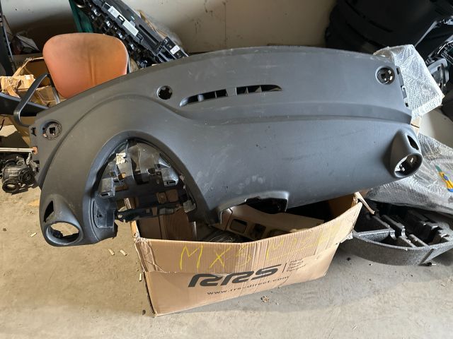 bontott RENAULT CLIO IV Műszerfal Héj