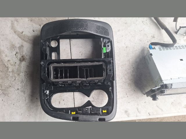 bontott RENAULT CLIO IV Navigációs Fejegység