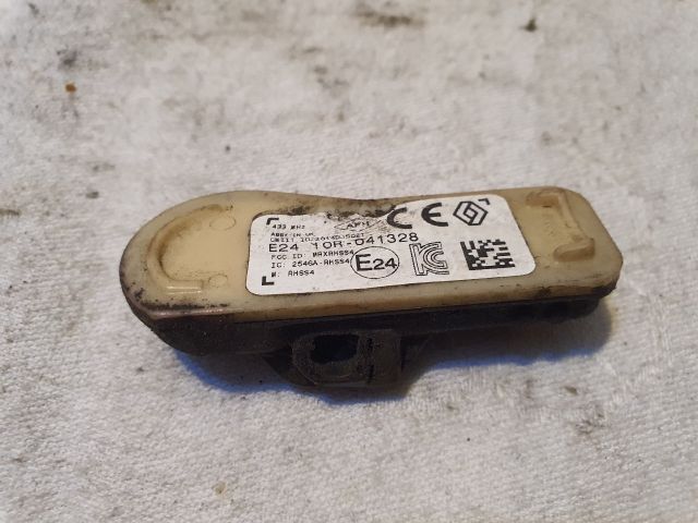 bontott RENAULT CLIO IV Okos Kerékszelep