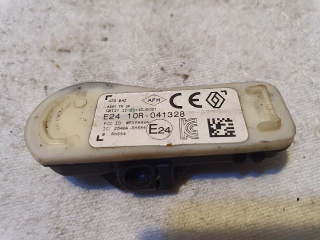 bontott RENAULT CLIO IV Okos Kerékszelep