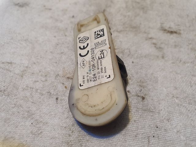 bontott RENAULT CLIO IV Okos Kerékszelep