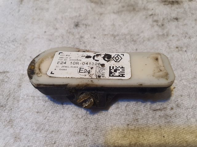 bontott RENAULT CLIO IV Okos Kerékszelep