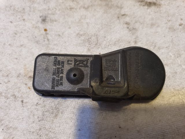 bontott RENAULT CLIO IV Okos Kerékszelep