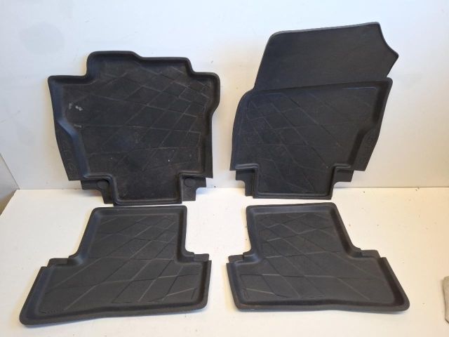 bontott RENAULT CLIO IV Padlószőnyeg