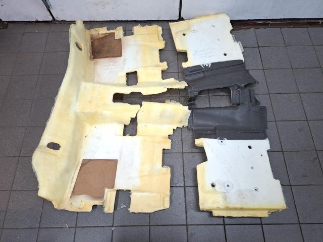 bontott RENAULT CLIO IV Padlószőnyeg