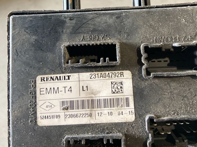 bontott RENAULT CLIO IV Power Vezérlő