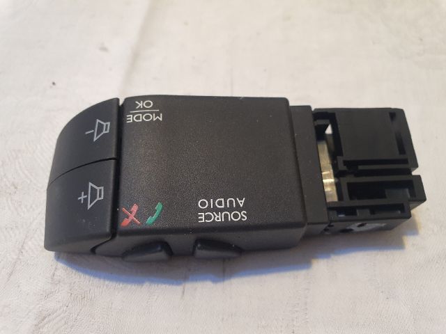 bontott RENAULT CLIO IV Rádió / CD Kapcsoló