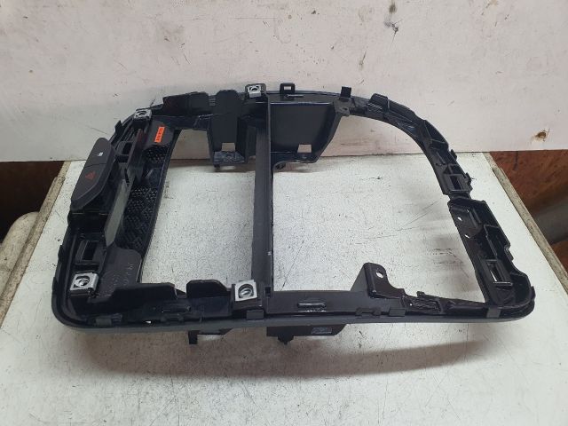 bontott RENAULT CLIO IV Rádió / CD Keret