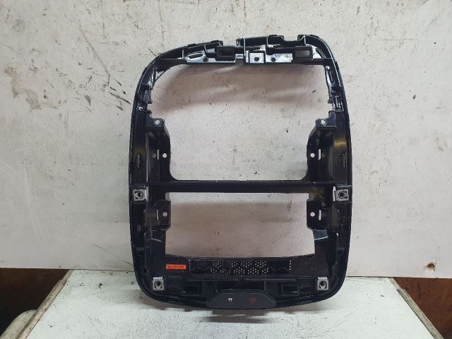 bontott RENAULT CLIO IV Rádió / CD Keret