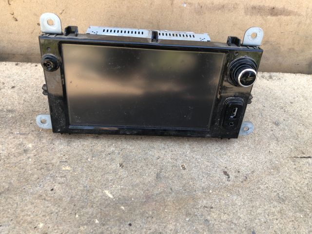 bontott RENAULT CLIO IV Rádió / CD