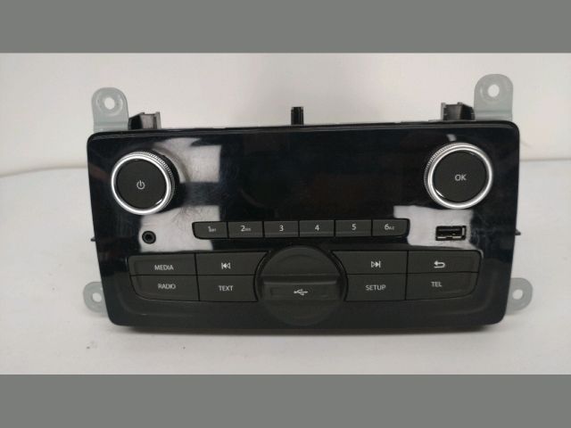 bontott RENAULT CLIO IV Rádió / CD