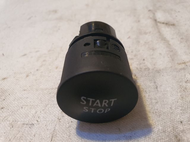bontott RENAULT CLIO IV Start / Stop Indító Gomb