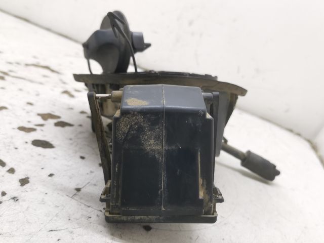 bontott RENAULT CLIO IV Tankajtó