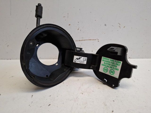 bontott RENAULT CLIO IV Tankajtó