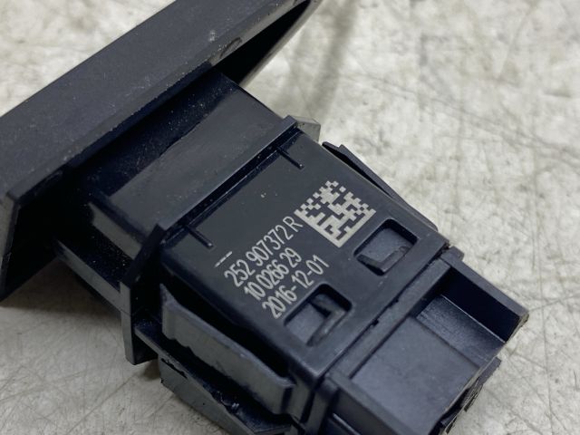 bontott RENAULT CLIO IV Vészvillogó Kapcsoló