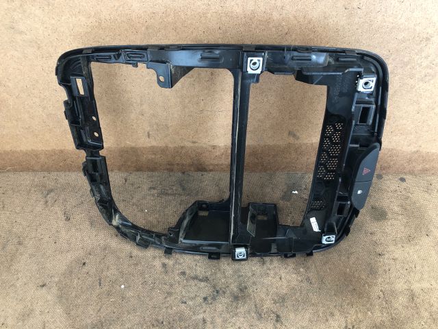 bontott RENAULT CLIO IV Vészvillogó Kapcsoló