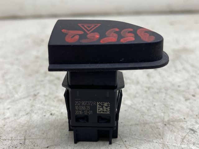 bontott RENAULT CLIO IV Vészvillogó Kapcsoló