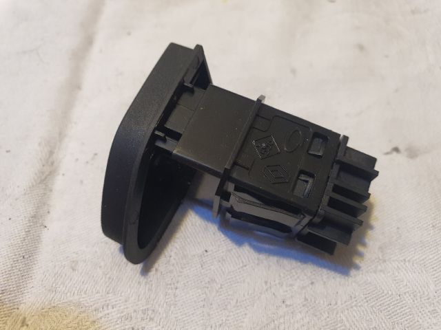 bontott RENAULT CLIO IV Vészvillogó Kapcsoló