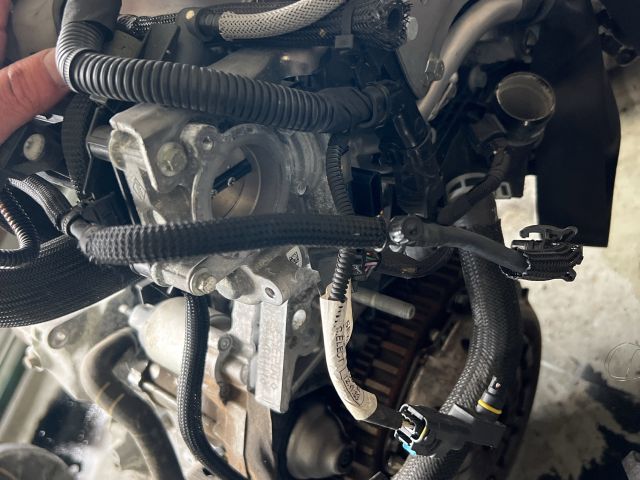 bontott RENAULT CLIO V Komplett Motor (Segédberendezésekkel)