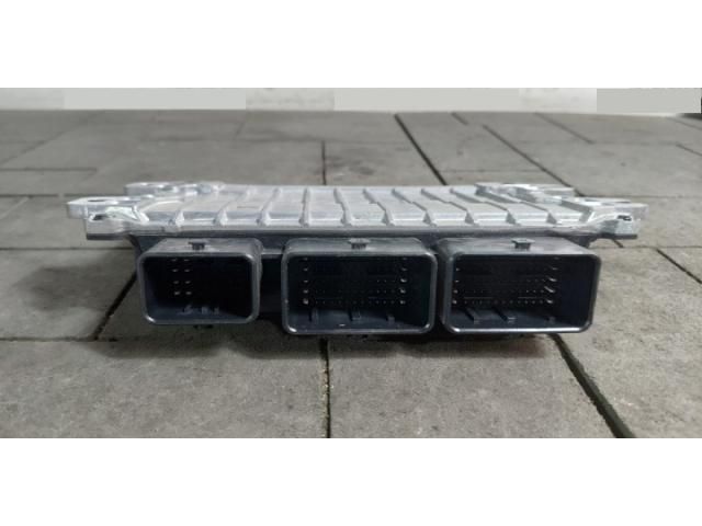 bontott RENAULT CLIO V Motorvezérlő