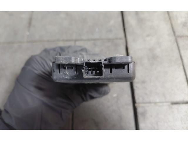 bontott RENAULT CLIO V Antenna Erősítő