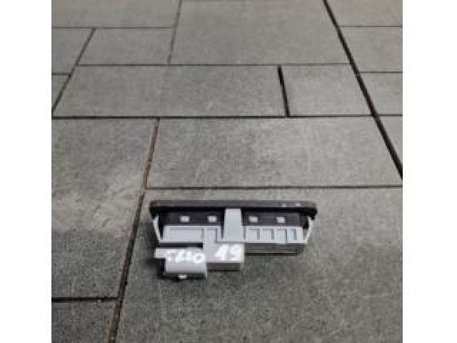 bontott RENAULT CLIO V Csomagtérajtó Kilincs