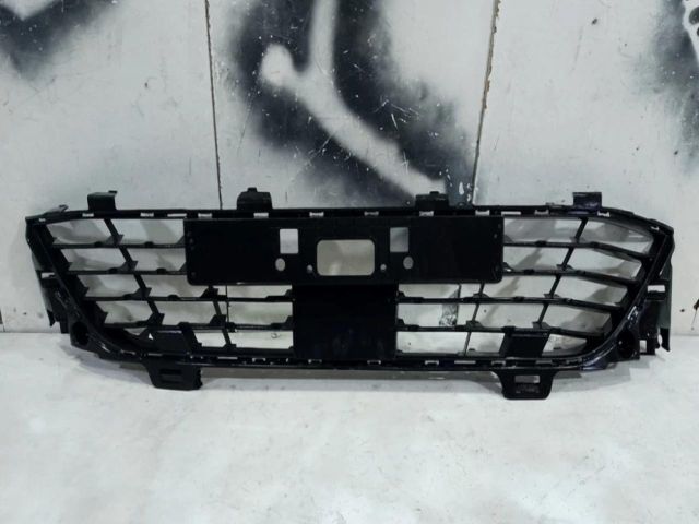 bontott RENAULT CLIO V Első Lökhárító Alsó Középső Díszrács