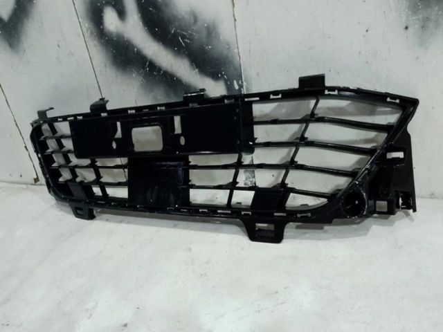 bontott RENAULT CLIO V Első Lökhárító Alsó Középső Díszrács