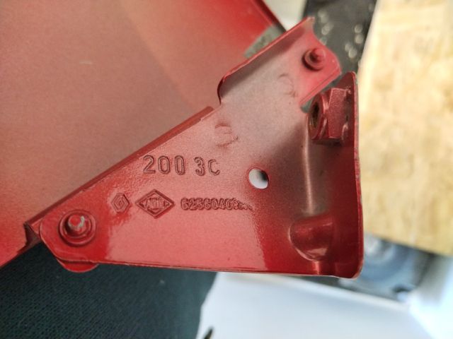 bontott RENAULT CLIO V Jobb első Sárvédő