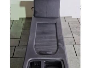 bontott RENAULT CLIO V Könyöklő