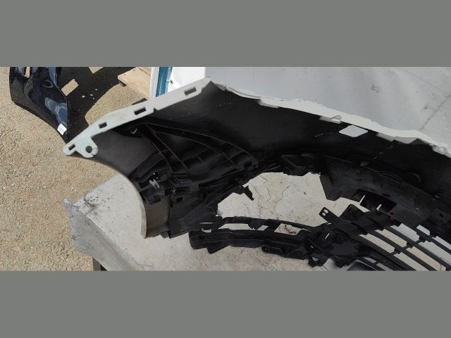 bontott RENAULT ESPACE Első Lökhárító (Üresen)