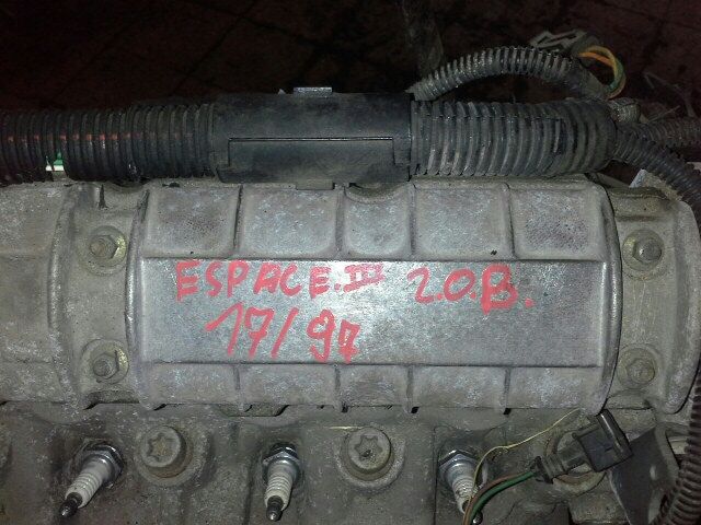 bontott RENAULT ESPACE III Olajbeöntő Sapka