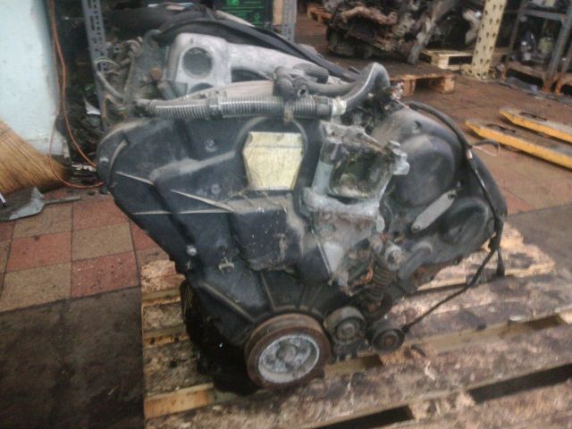 bontott RENAULT ESPACE III Motor (Fűzött blokk hengerfejjel)