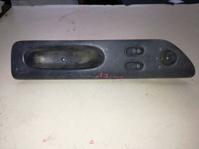 bontott RENAULT ESPACE III Ablakemelő Kapcsoló Négyes / Kettes