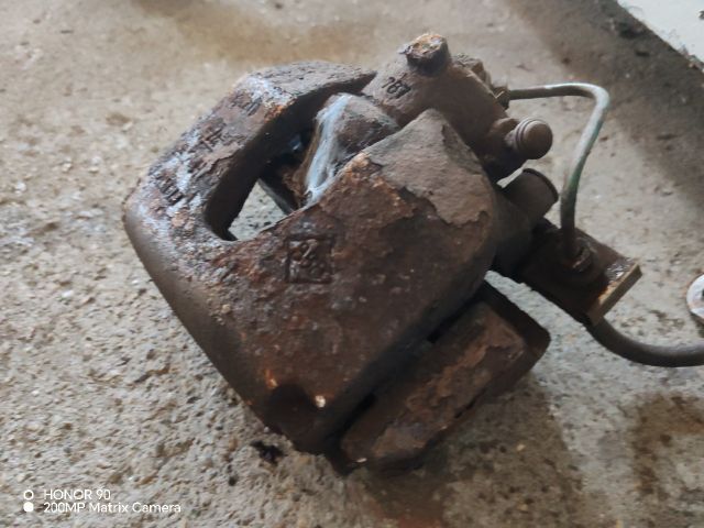 bontott RENAULT ESPACE IV Bal első Féknyereg Munkahengerrel