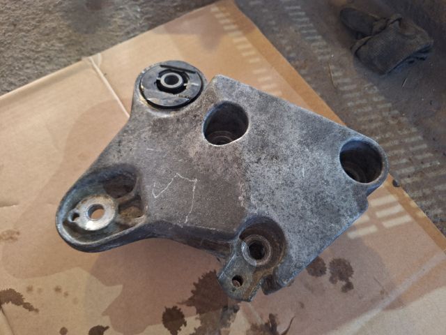 bontott RENAULT ESPACE IV Motor Tartó Bak (Fém)