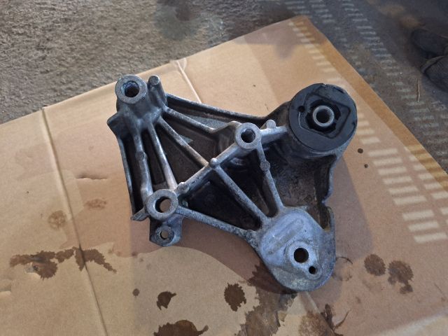 bontott RENAULT ESPACE IV Motor Tartó Bak (Fém)