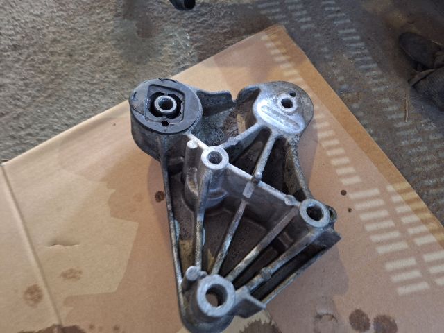 bontott RENAULT ESPACE IV Motor Tartó Bak (Fém)